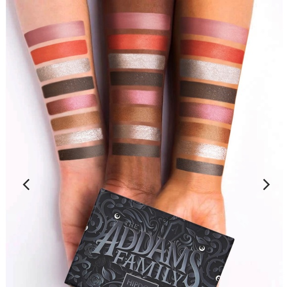 🚨SOLD OUT NOW ON WEBSITE🚨BNIB Adams Family Make Up Set🚨 - Picture 6 of 10